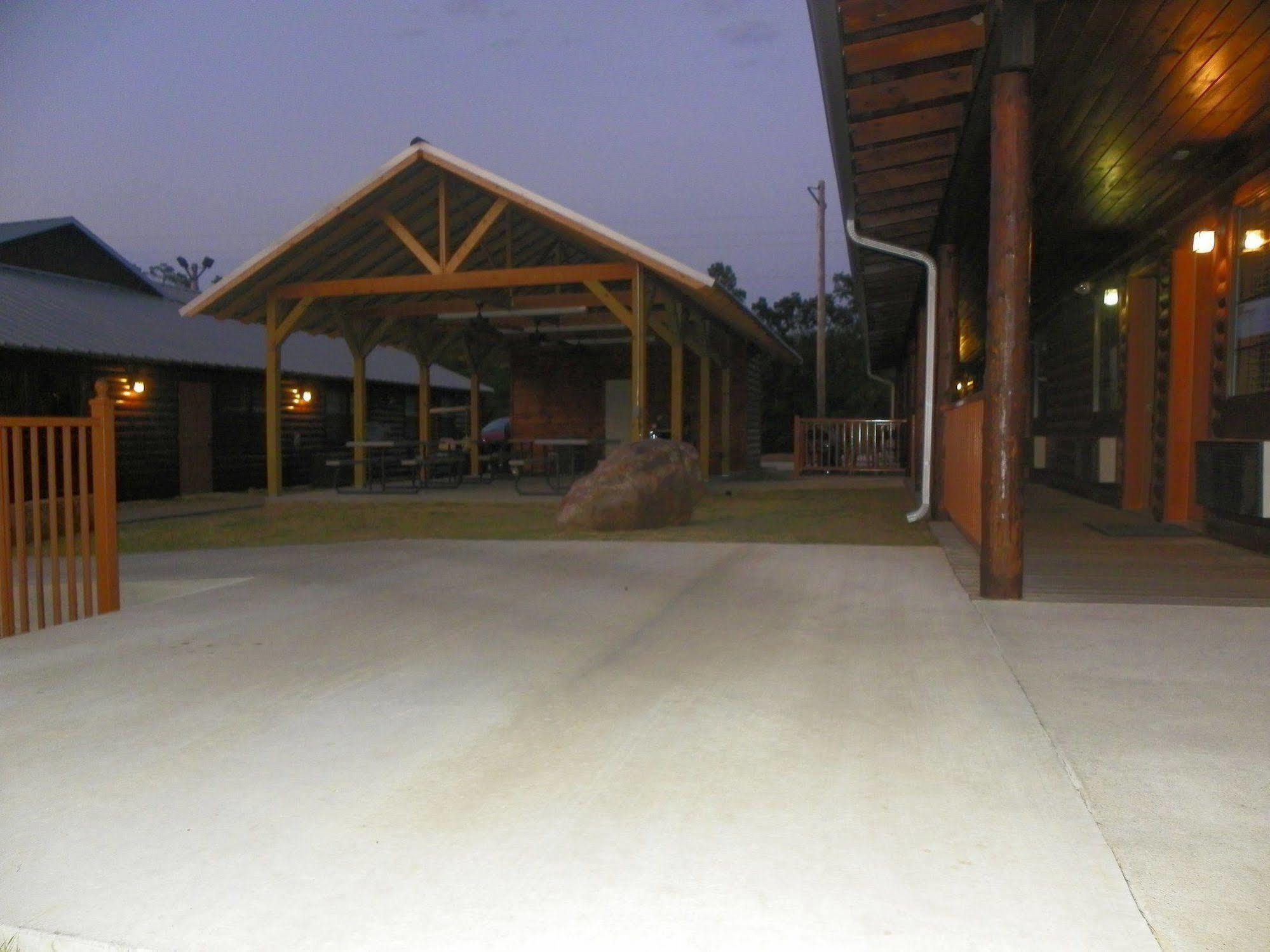 Hochatown Country Lodge Bagian luar foto